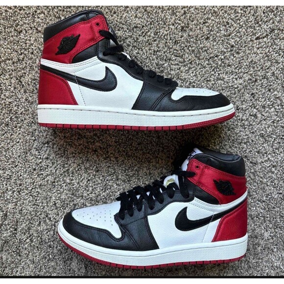 Nike Air Jordan 1 High Satin Black Toe Size 8 Women's - Picture 1 of 7